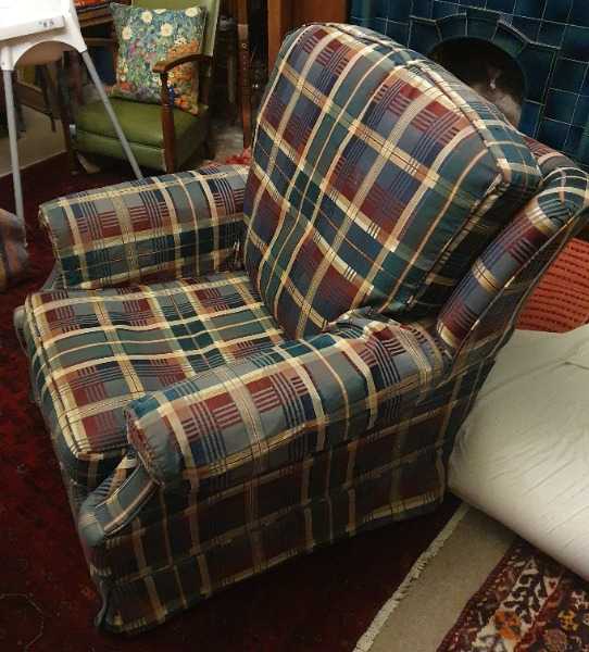 Arm chair, comfy, good condition, tartan fabric, on wheels