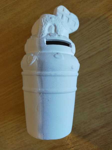 Paintable plaster money box