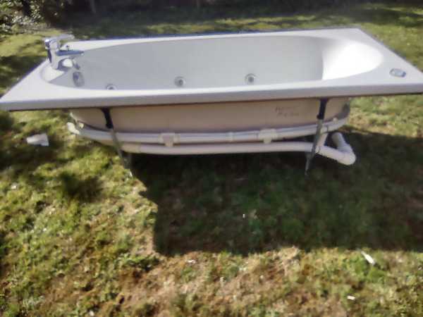 Jet Bath With Pump
