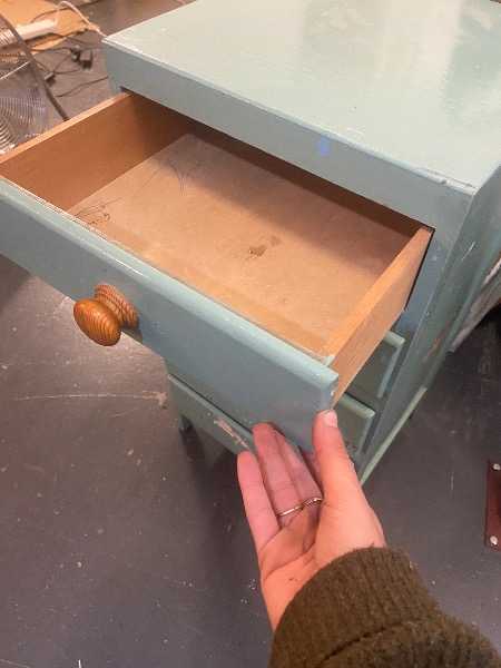 Small set of drawers (for restoration)