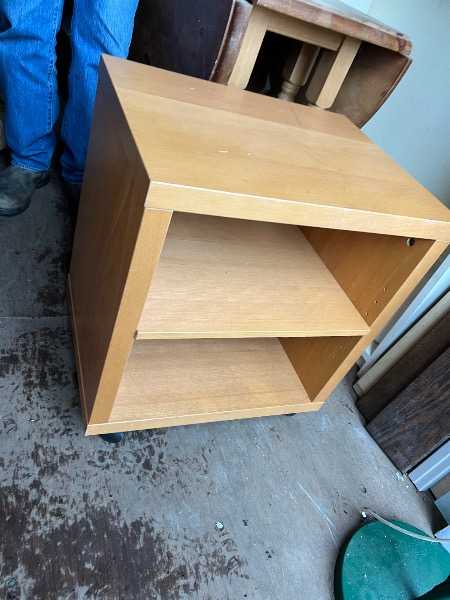 Side table/shelves