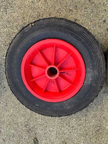 Trailer wheels