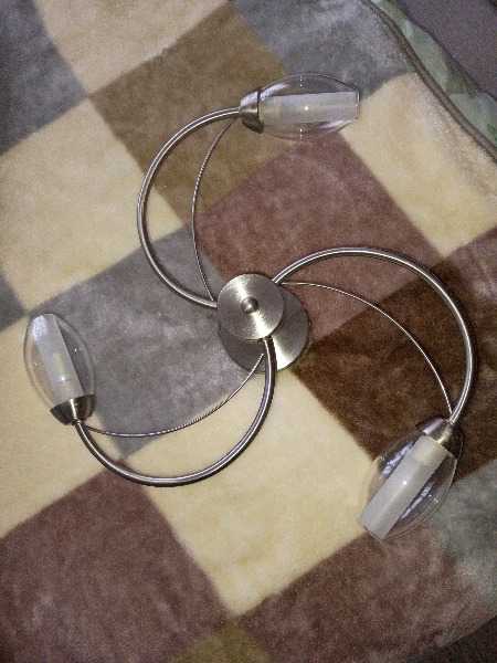 Triple Ceiling Lamp. Led Bulbs