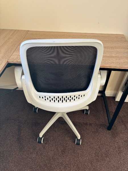 Corner desk - very slight cosmetic damage