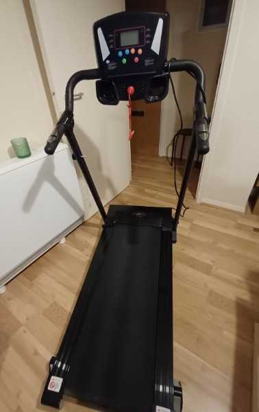 TREADMILL/Running machine