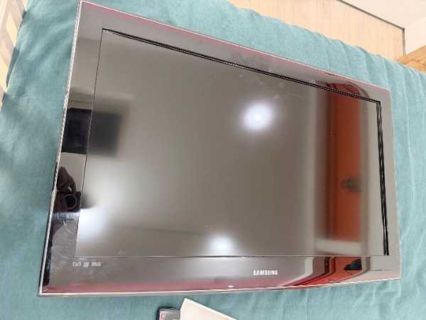 Samsung LE37 Smart TV