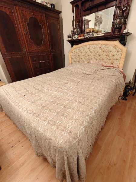 Free King size divan bed with firm mattress and headboard
