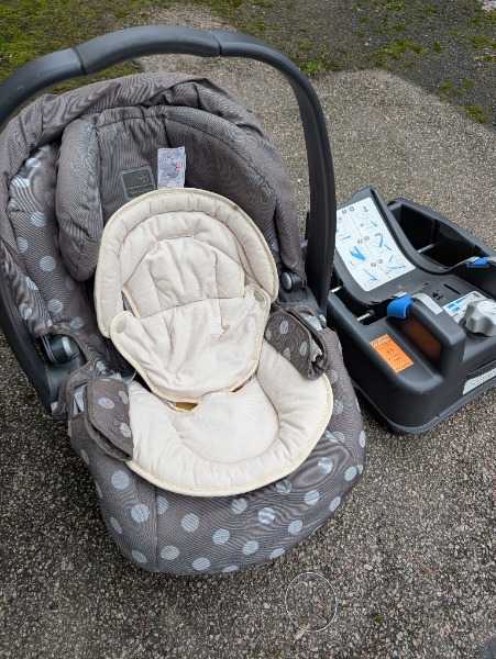 Baby car seat