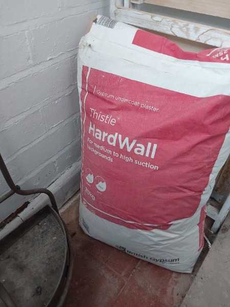 Undercoat plaster hardboard